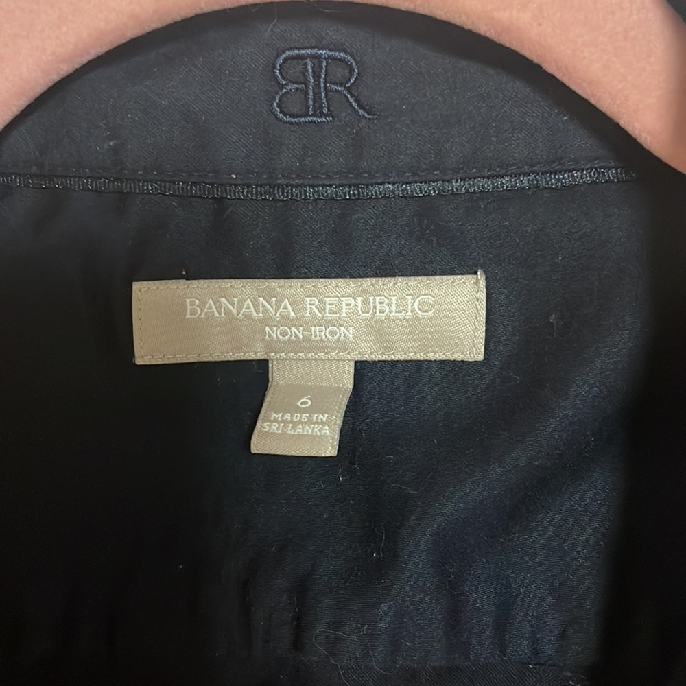 Banana Republic Sleeveless Button-up - Picture 3 of 7